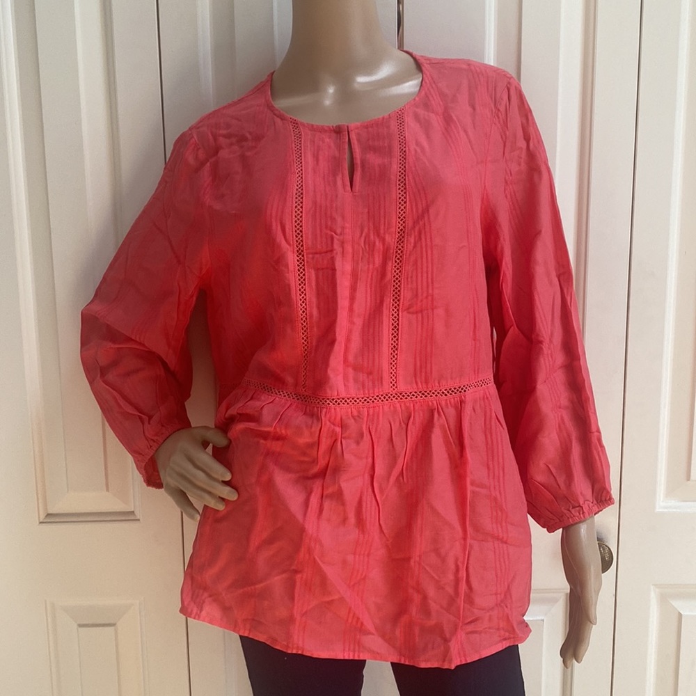 NWT Fever Womens L Coral Blouse. So cute. Texture and knit. Scrunchy 3/4 sleeves
